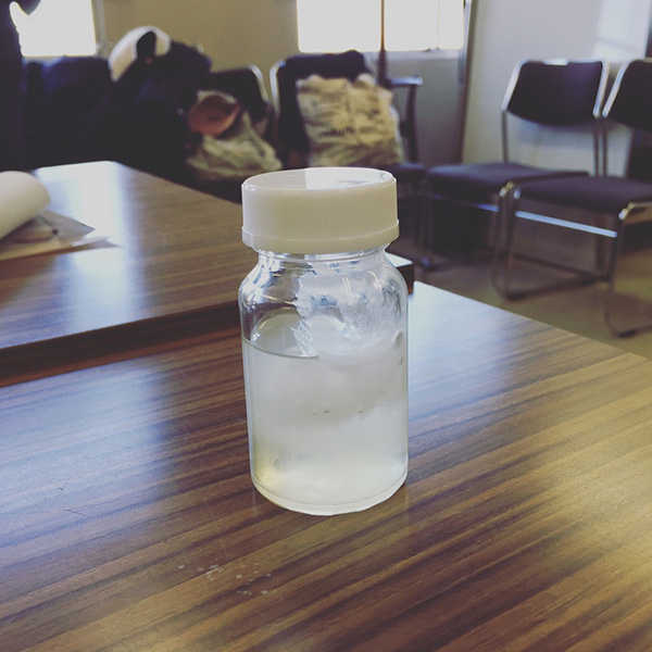 固まったペイントうすめ液