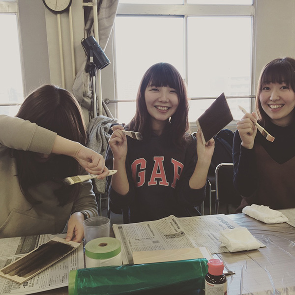 楽しむ女性スタッフたち